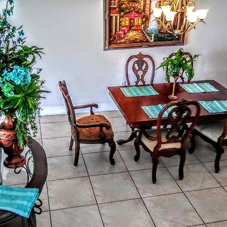 Mediterranean Three Story Beach Townhouse St. Pete Beach Exterior foto