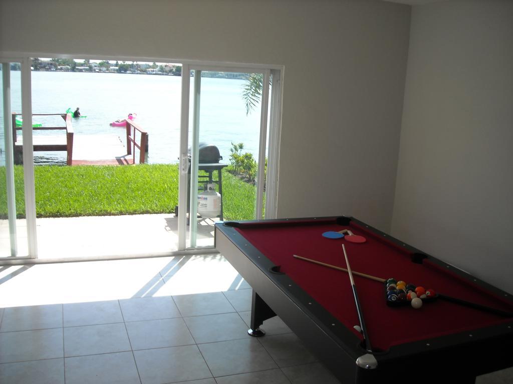 Mediterranean Three Story Beach Townhouse St. Pete Beach Exterior foto